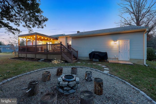 709 MANOR TER, Moorestown, NJ 08057