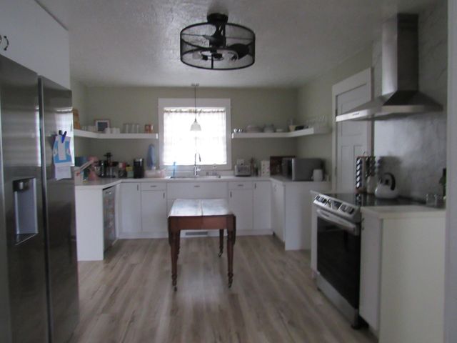 230 5th Street, Burr Oak, MI 49030