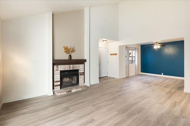 2280 Hurley Way #32, Sacramento, CA 95825