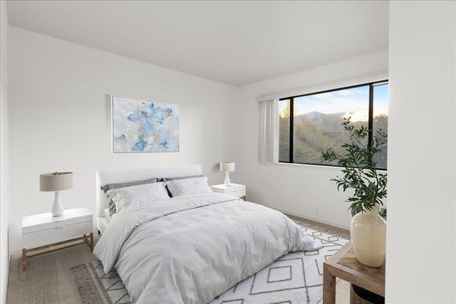 2280 Hurley Way #32, Sacramento, CA 95825