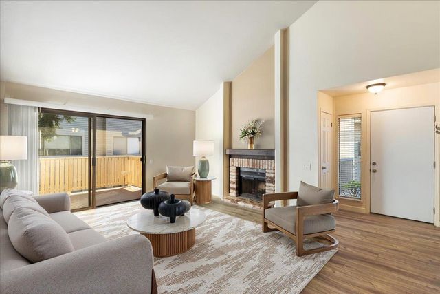 2280 Hurley Way #32, Sacramento, CA 95825