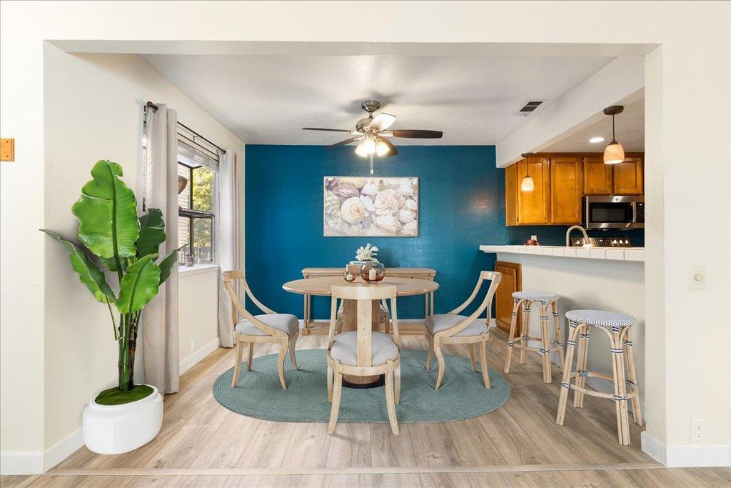 2280 Hurley Way #32, Sacramento, CA 95825