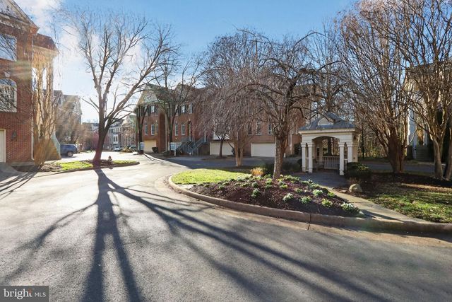 128 REES PL, Falls Church, VA 22046