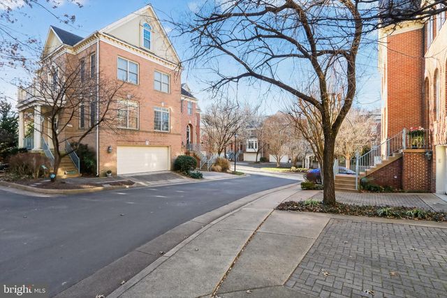 128 REES PL, Falls Church, VA 22046