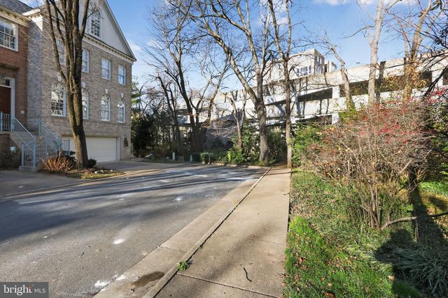 128 REES PL, Falls Church, VA 22046