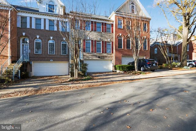 128 REES PL, Falls Church, VA 22046