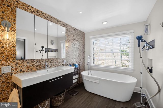 128 REES PL, Falls Church, VA 22046