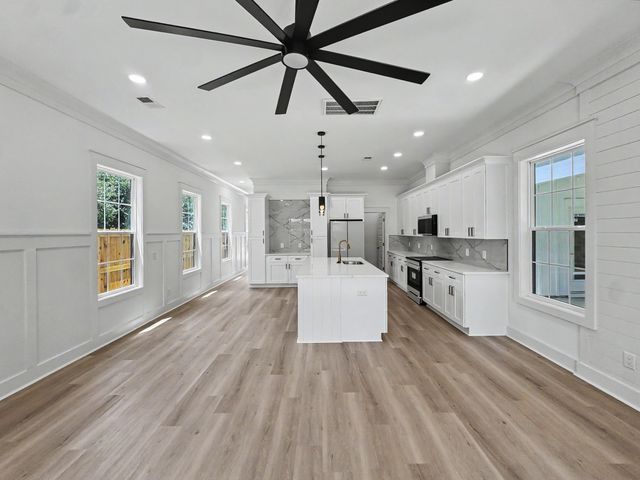 2233 Clinton Street, North Charleston, SC 29405