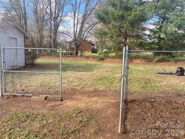 1011 Kiser Dairy Road, Dallas, NC 28034