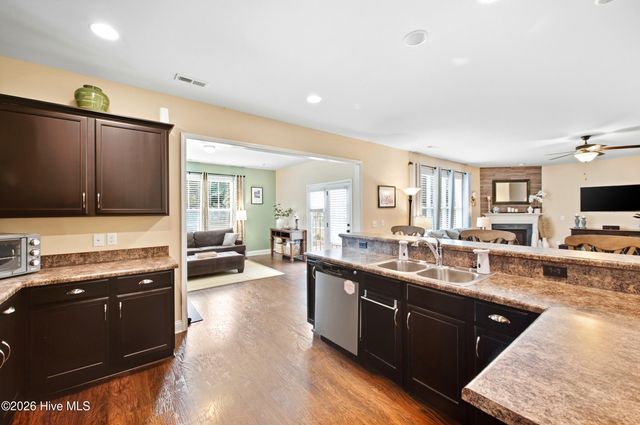 422 Chablis Way, Wilmington, NC 28411