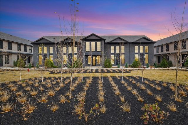 4613 S 47th Street, Rogers, AR 72758