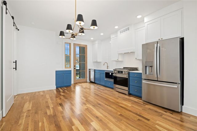 4613 S 47th Street, Rogers, AR 72758