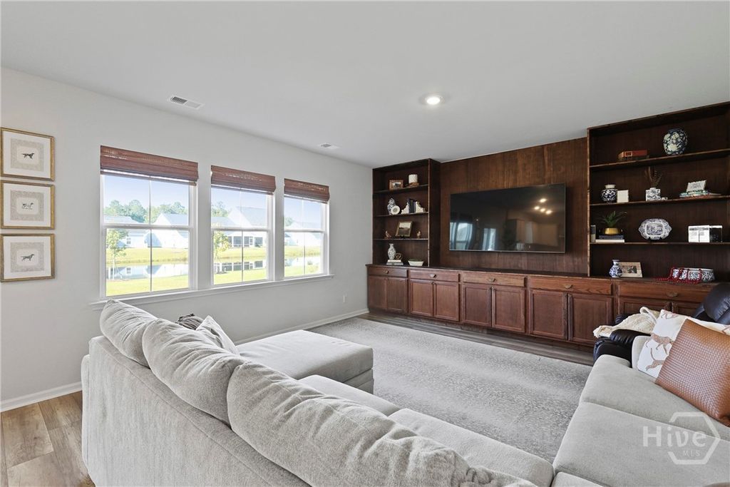 Image 15 of property listing at 123 Binscombe Lane, Pooler, GA 31322