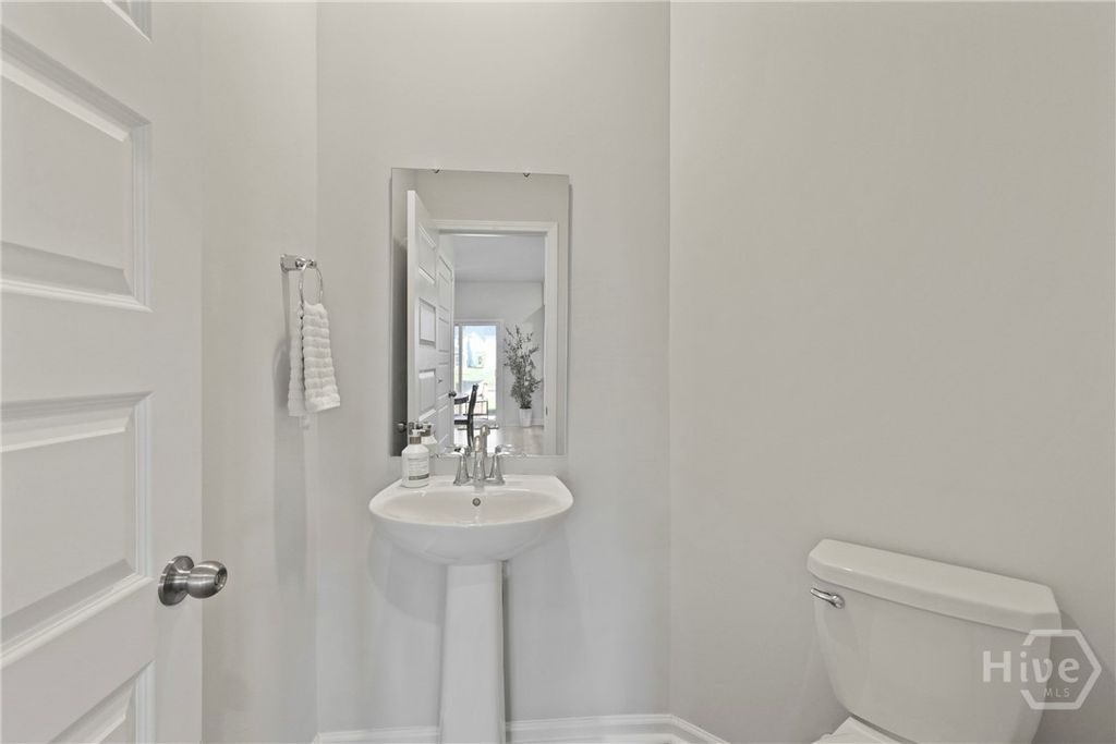 Image 7 of property listing at 123 Binscombe Lane, Pooler, GA 31322