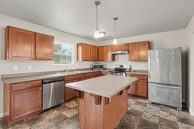 334 Saddlebrook Drive, Linden, MI 48451