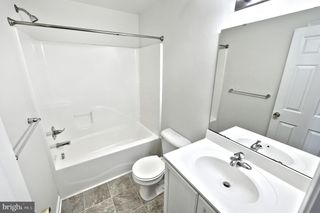 2324 SUNNY HILL CIR #2324, York, PA 17406