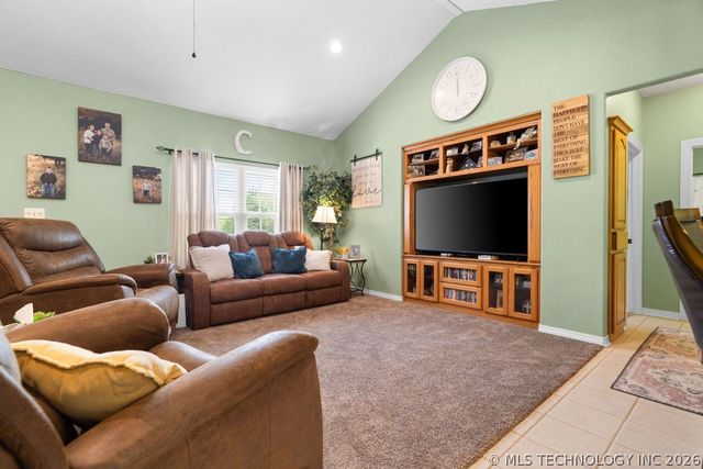 19392 Easton Riley Road, Madill, OK 73446