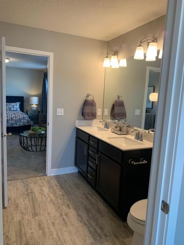 4825 Martingale Drive, Woodbury, MN 55129