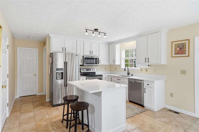 134 Nicholson Lane, Talking Rock, GA 30175