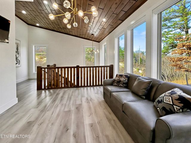 1924 Walker Tr, Sevierville, TN 37876