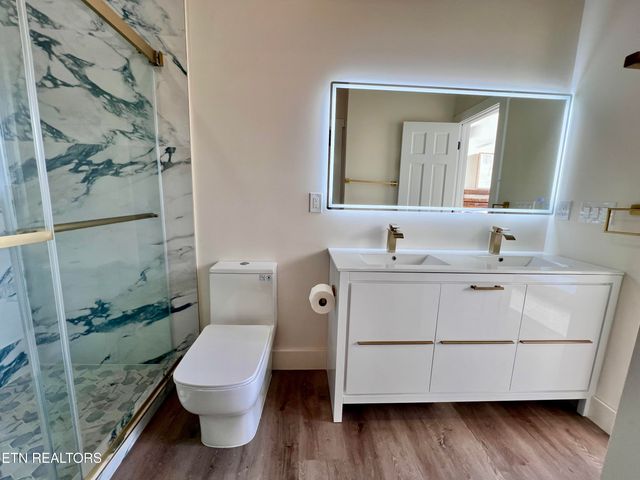 1924 Walker Tr, Sevierville, TN 37876