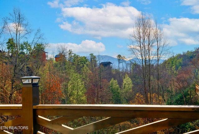 1924 Walker Tr, Sevierville, TN 37876