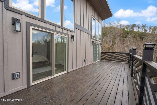 1924 Walker Tr, Sevierville, TN 37876