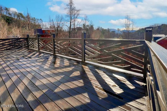 1924 Walker Tr, Sevierville, TN 37876