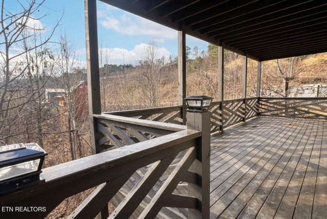 1924 Walker Tr, Sevierville, TN 37876