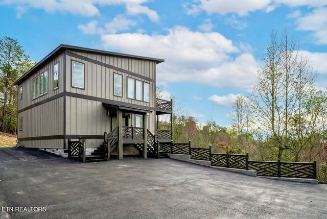 1924 Walker Tr, Sevierville, TN 37876