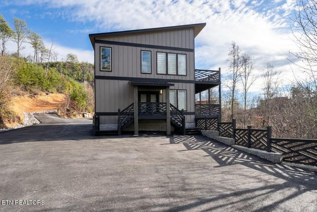 1924 Walker Tr, Sevierville, TN 37876