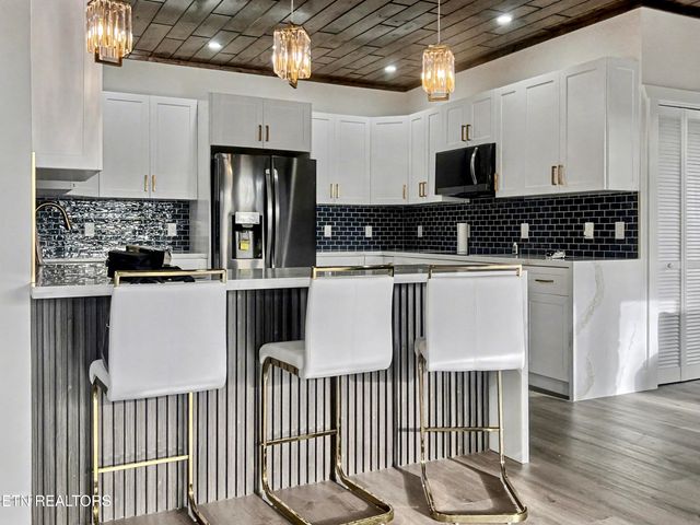 1924 Walker Tr, Sevierville, TN 37876