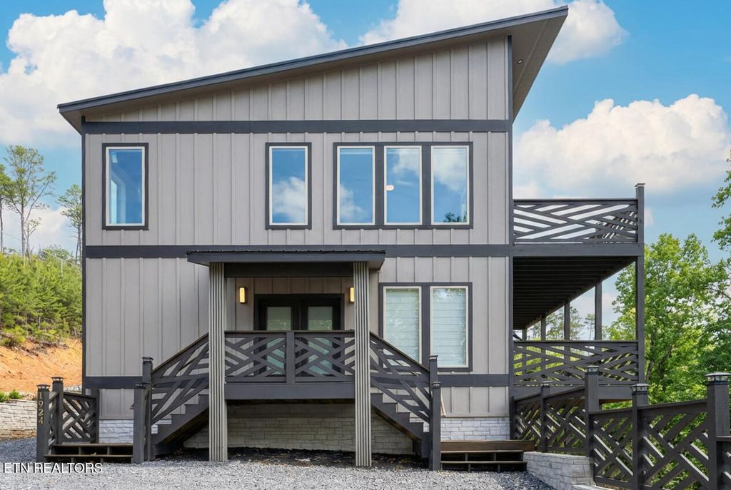 1924 Walker Tr, Sevierville, TN 37876