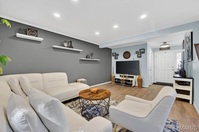 243 Wynstay Avenue, Valley Park, MO 63088