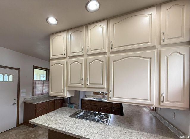 330 N MAIN Street, Walcott, IA 52773