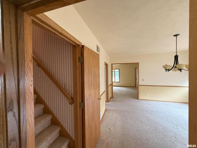 330 N MAIN Street, Walcott, IA 52773