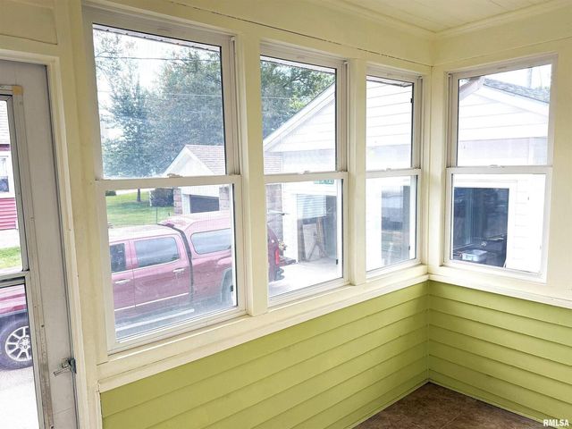 330 N MAIN Street, Walcott, IA 52773