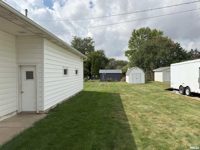 330 N MAIN Street, Walcott, IA 52773