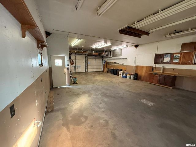 330 N MAIN Street, Walcott, IA 52773