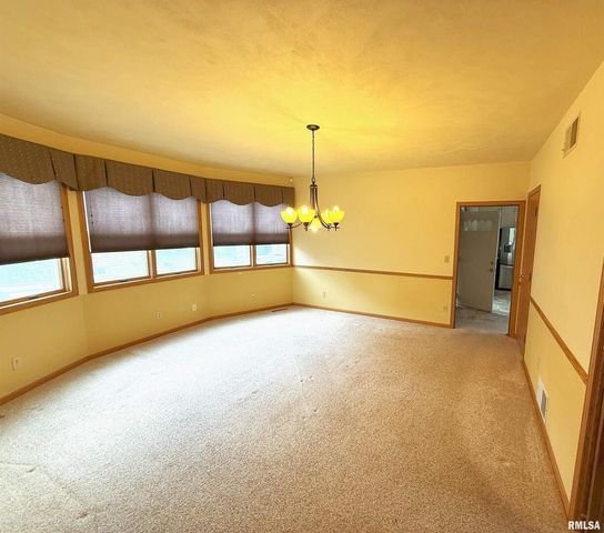 330 N MAIN Street, Walcott, IA 52773