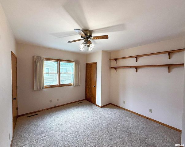 330 N MAIN Street, Walcott, IA 52773