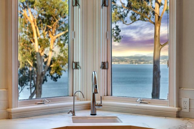 44 Marin Bay Park Ct, San Rafael, CA 94901