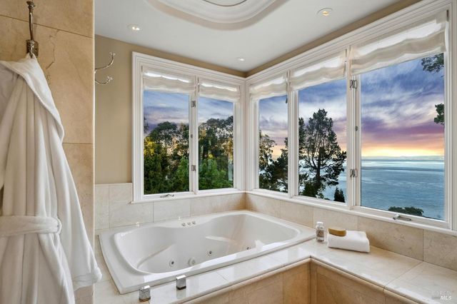 44 Marin Bay Park Ct, San Rafael, CA 94901