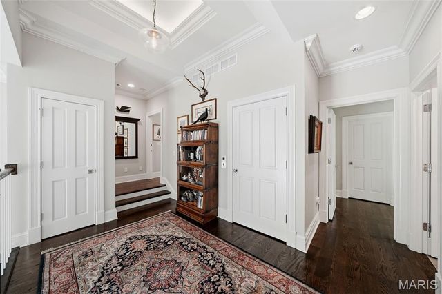 8300 Kingsbury Boulevard, Clayton, MO 63105