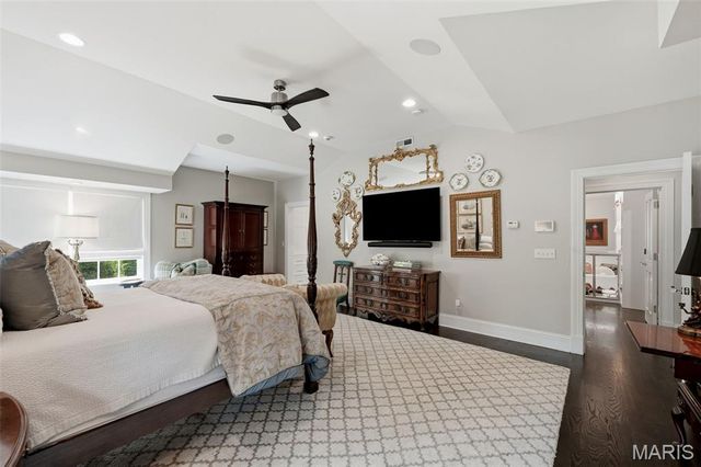8300 Kingsbury Boulevard, Clayton, MO 63105