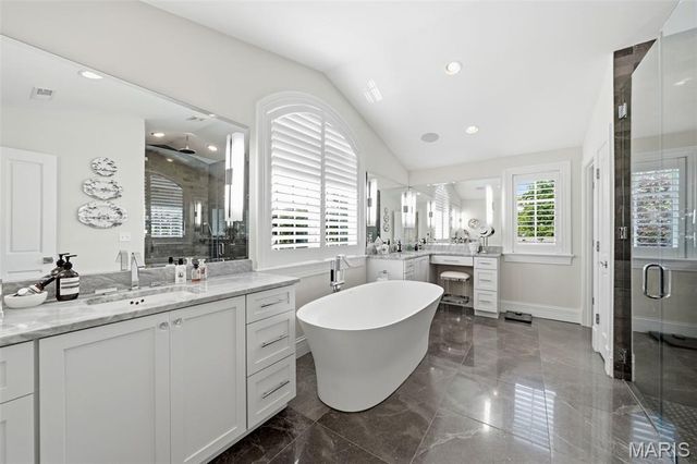 8300 Kingsbury Boulevard, Clayton, MO 63105
