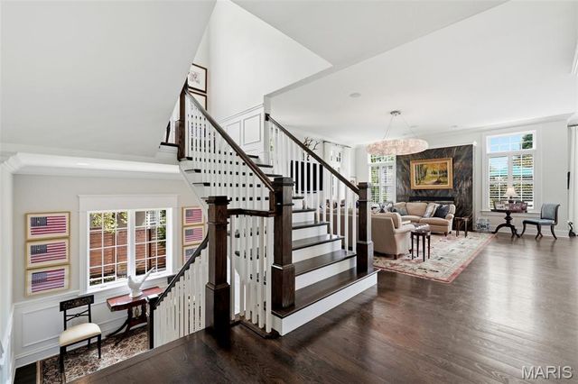 8300 Kingsbury Boulevard, Clayton, MO 63105
