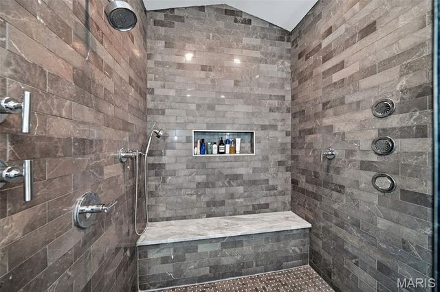 8300 Kingsbury Boulevard, Clayton, MO 63105