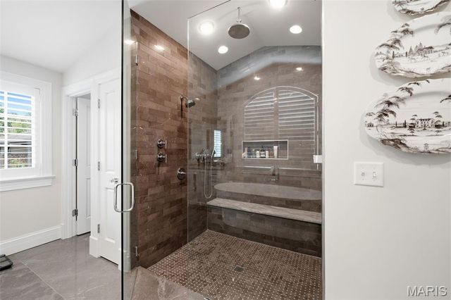 8300 Kingsbury Boulevard, Clayton, MO 63105