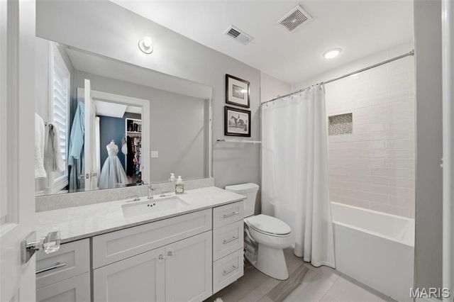 8300 Kingsbury Boulevard, Clayton, MO 63105